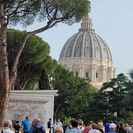 Casa Di Lella, A Due Passi Dal Vaticano โรม ภายนอก รูปภาพ
